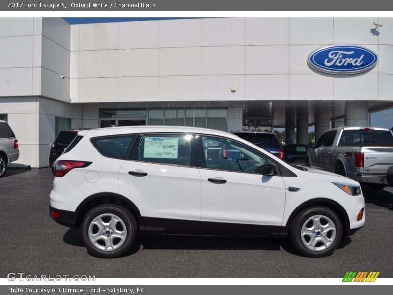 Oxford White / Charcoal Black 2017 Ford Escape S