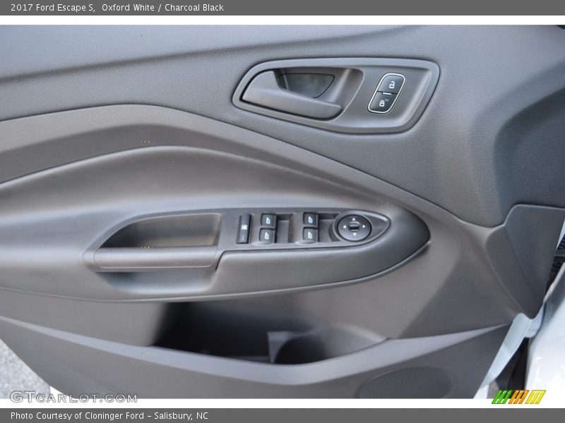 Oxford White / Charcoal Black 2017 Ford Escape S
