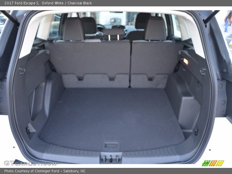 Oxford White / Charcoal Black 2017 Ford Escape S