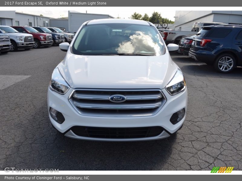 Oxford White / Medium Light Stone 2017 Ford Escape SE
