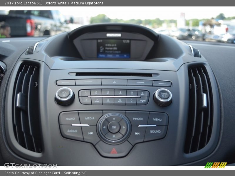 Oxford White / Medium Light Stone 2017 Ford Escape SE