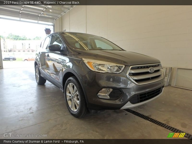 Magnetic / Charcoal Black 2017 Ford Escape SE 4WD