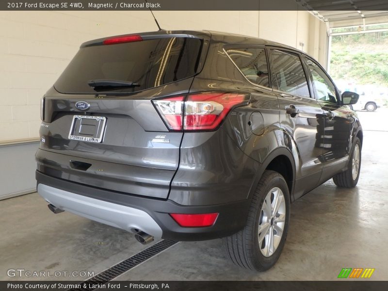 Magnetic / Charcoal Black 2017 Ford Escape SE 4WD