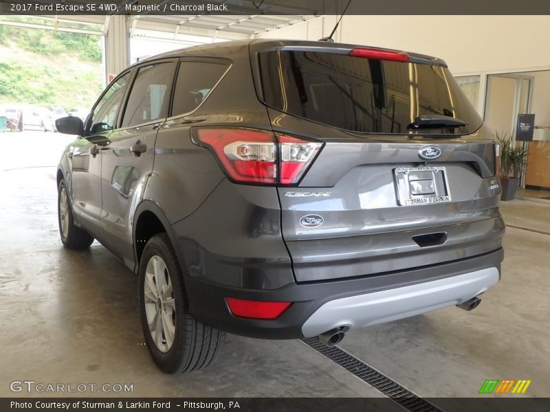 Magnetic / Charcoal Black 2017 Ford Escape SE 4WD