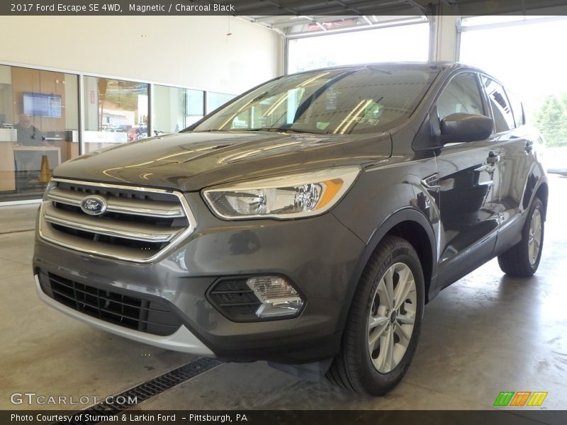 Magnetic / Charcoal Black 2017 Ford Escape SE 4WD