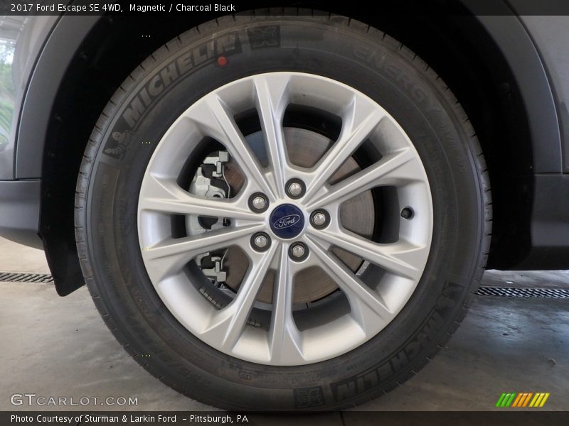 Magnetic / Charcoal Black 2017 Ford Escape SE 4WD