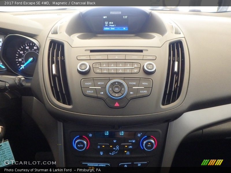Magnetic / Charcoal Black 2017 Ford Escape SE 4WD