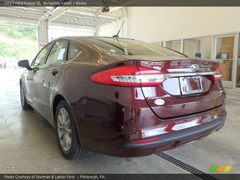 Burgundy Velvet / Ebony 2017 Ford Fusion SE