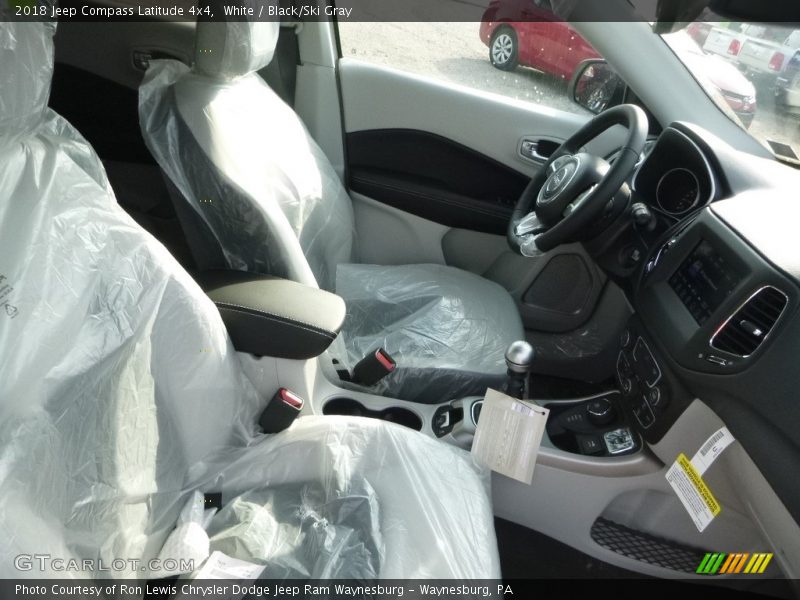White / Black/Ski Gray 2018 Jeep Compass Latitude 4x4