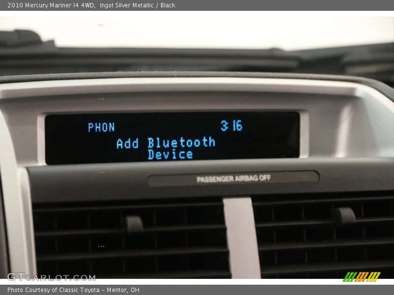 Ingot Silver Metallic / Black 2010 Mercury Mariner I4 4WD
