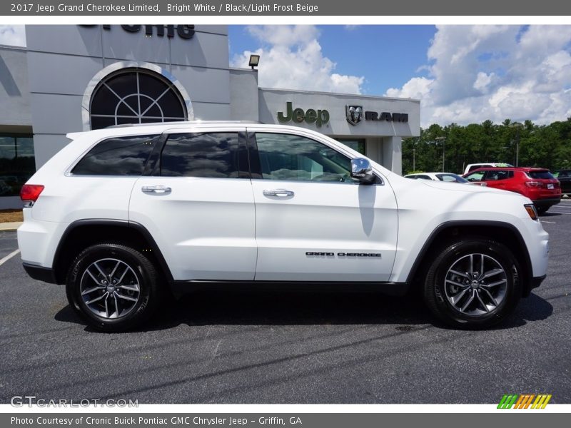 Bright White / Black/Light Frost Beige 2017 Jeep Grand Cherokee Limited