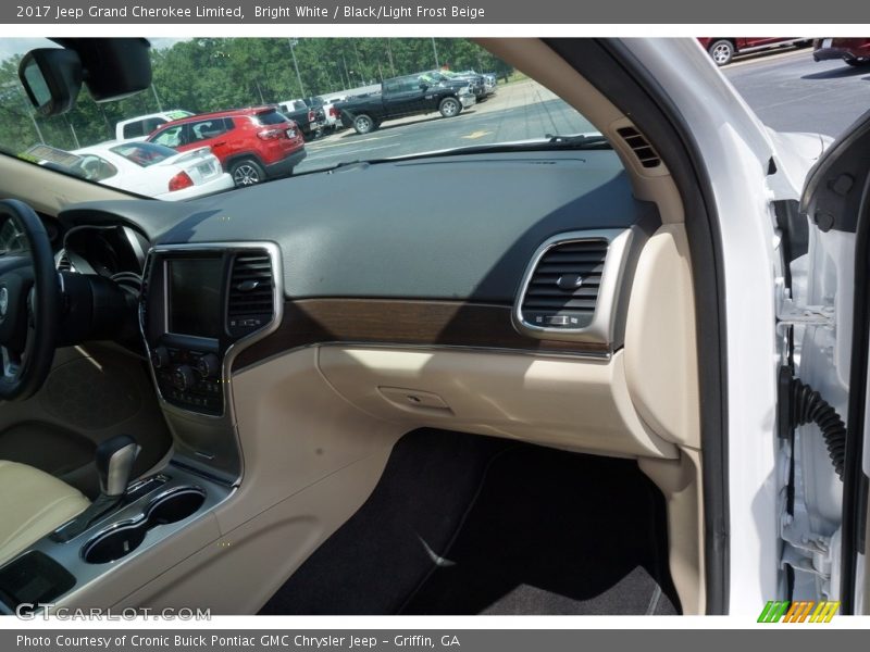Bright White / Black/Light Frost Beige 2017 Jeep Grand Cherokee Limited