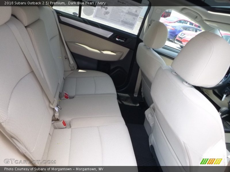 Dark Blue Pearl / Ivory 2018 Subaru Outback 2.5i Premium
