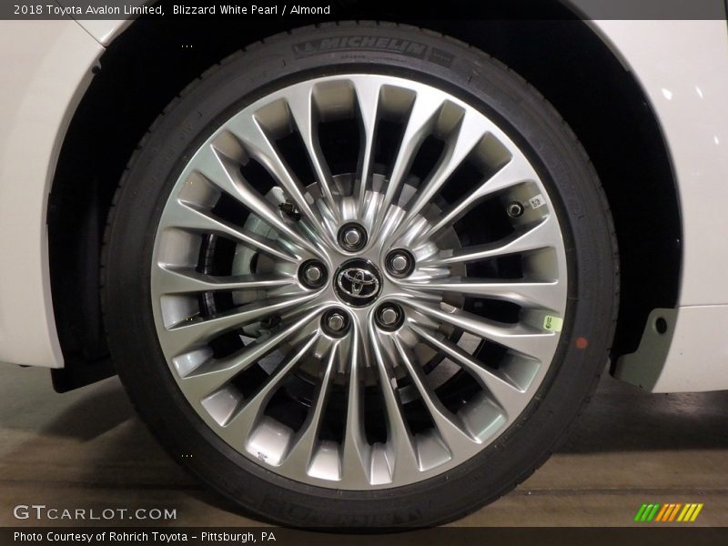 Blizzard White Pearl / Almond 2018 Toyota Avalon Limited