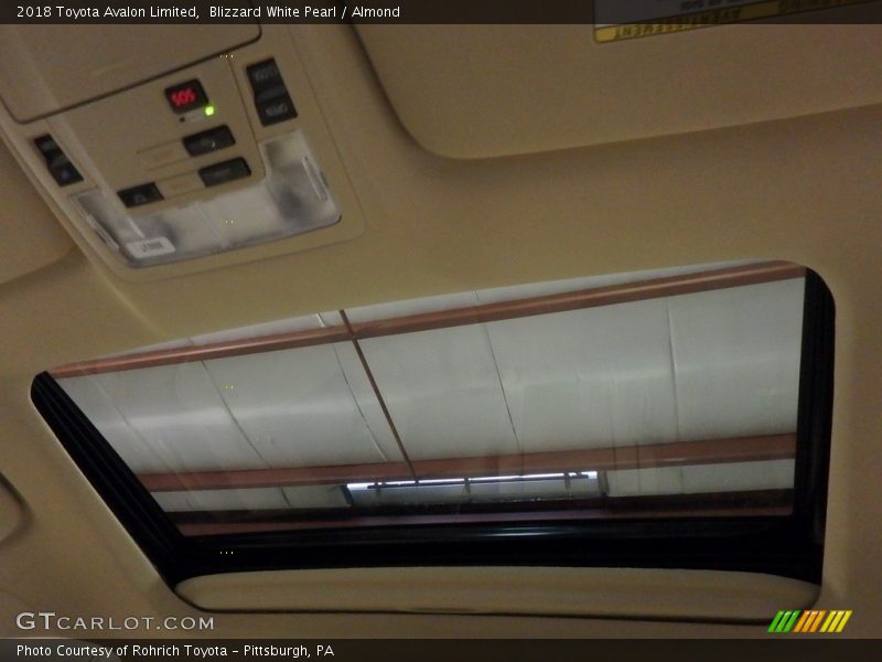 Blizzard White Pearl / Almond 2018 Toyota Avalon Limited