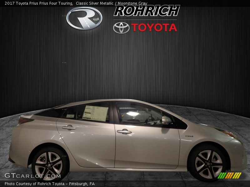 Classic Silver Metallic / Moonstone Gray 2017 Toyota Prius Prius Four Touring