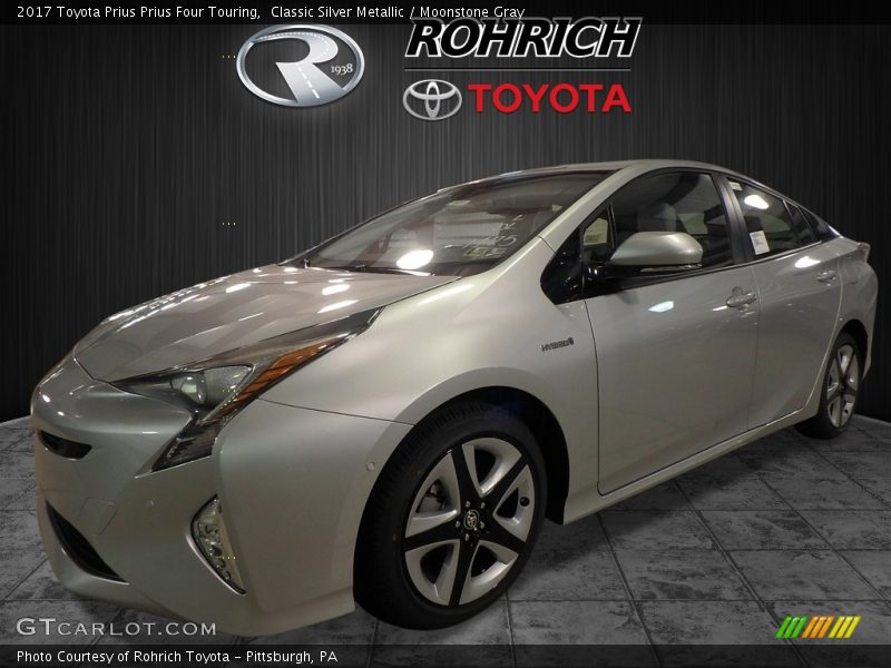 Classic Silver Metallic / Moonstone Gray 2017 Toyota Prius Prius Four Touring