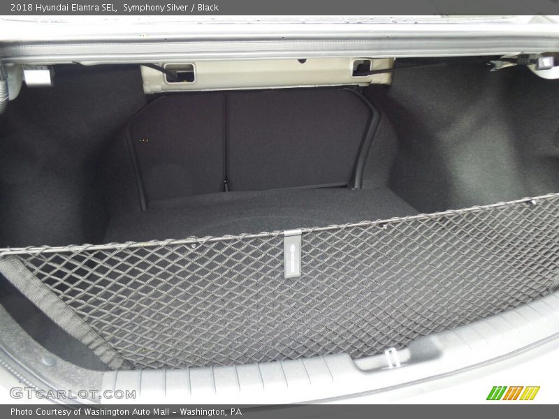 Symphony Silver / Black 2018 Hyundai Elantra SEL