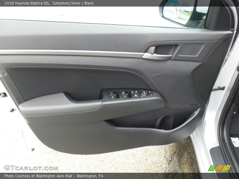 Symphony Silver / Black 2018 Hyundai Elantra SEL