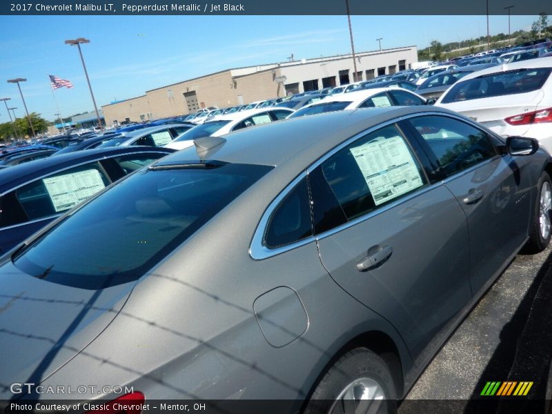 Pepperdust Metallic / Jet Black 2017 Chevrolet Malibu LT