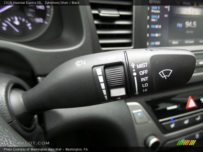 Symphony Silver / Black 2018 Hyundai Elantra SEL