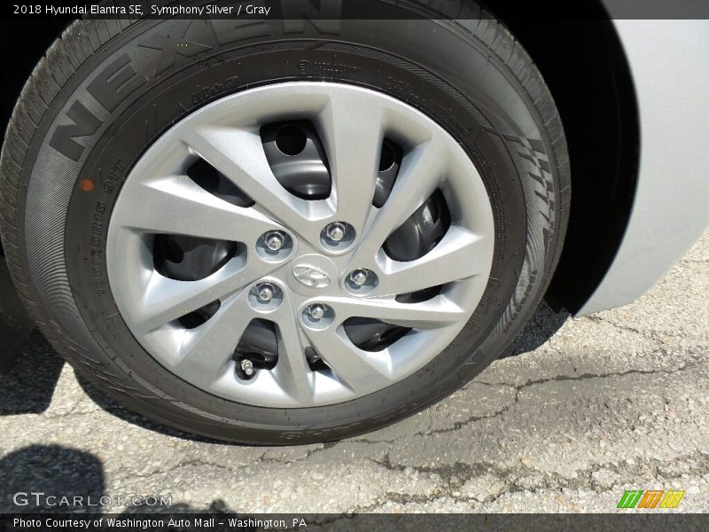 Symphony Silver / Gray 2018 Hyundai Elantra SE