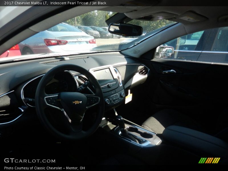 Iridescent Pearl Tricoat / Jet Black 2017 Chevrolet Malibu LT