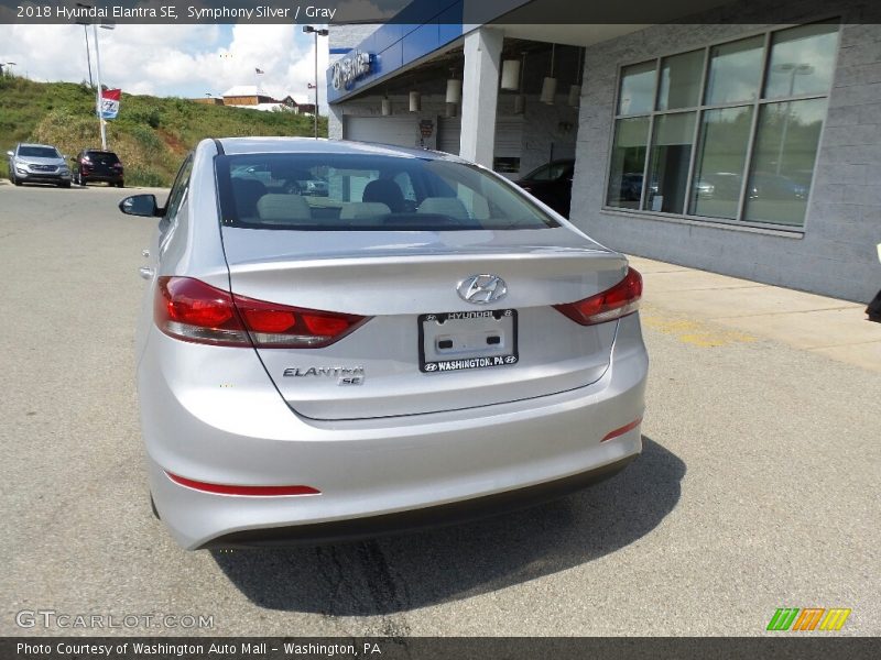 Symphony Silver / Gray 2018 Hyundai Elantra SE
