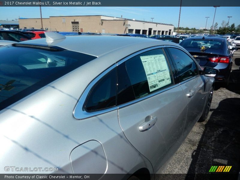 Silver Ice Metallic / Jet Black 2017 Chevrolet Malibu LT