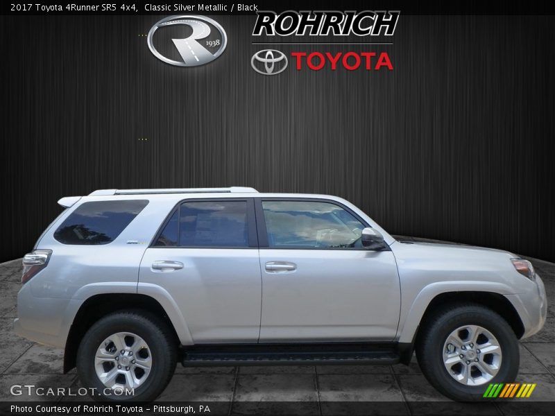 Classic Silver Metallic / Black 2017 Toyota 4Runner SR5 4x4