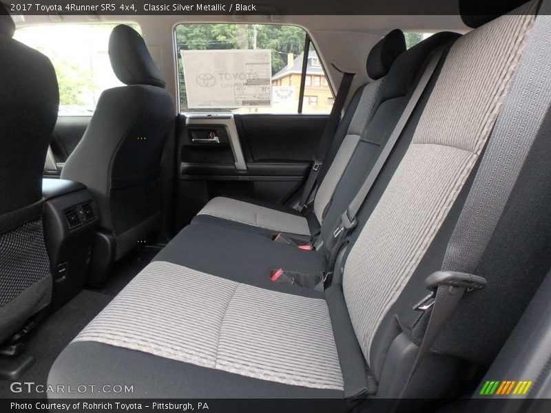 Classic Silver Metallic / Black 2017 Toyota 4Runner SR5 4x4