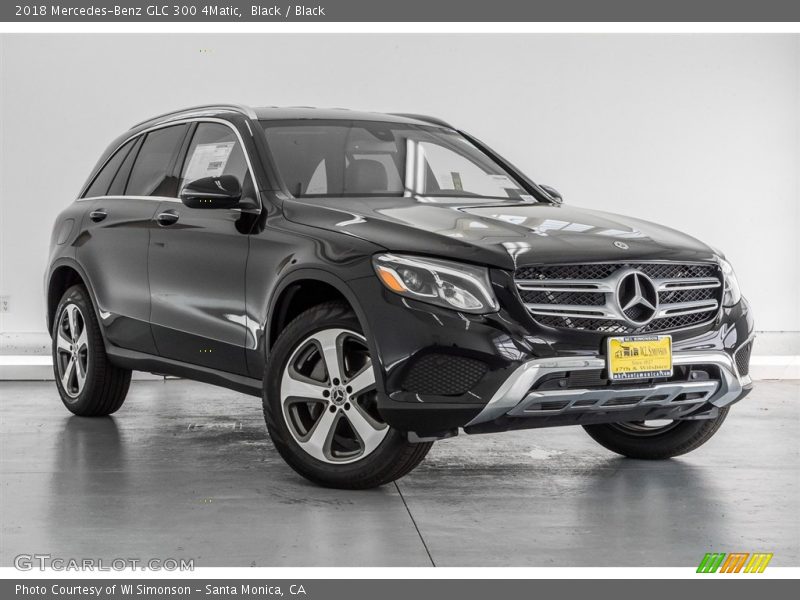 Front 3/4 View of 2018 GLC 300 4Matic