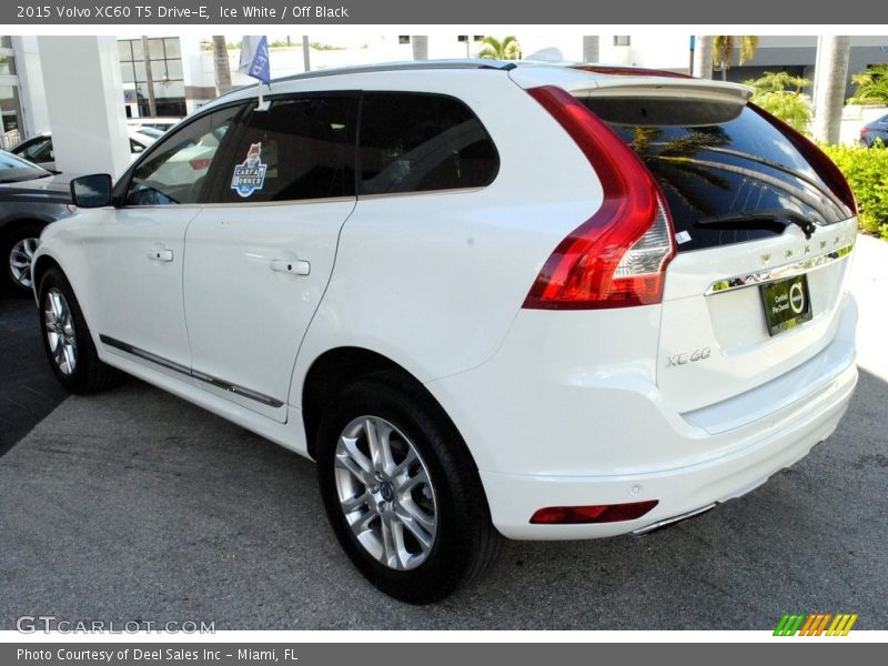 Ice White / Off Black 2015 Volvo XC60 T5 Drive-E