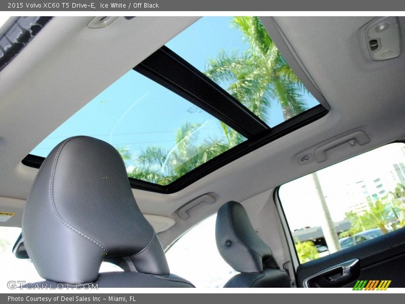 Ice White / Off Black 2015 Volvo XC60 T5 Drive-E
