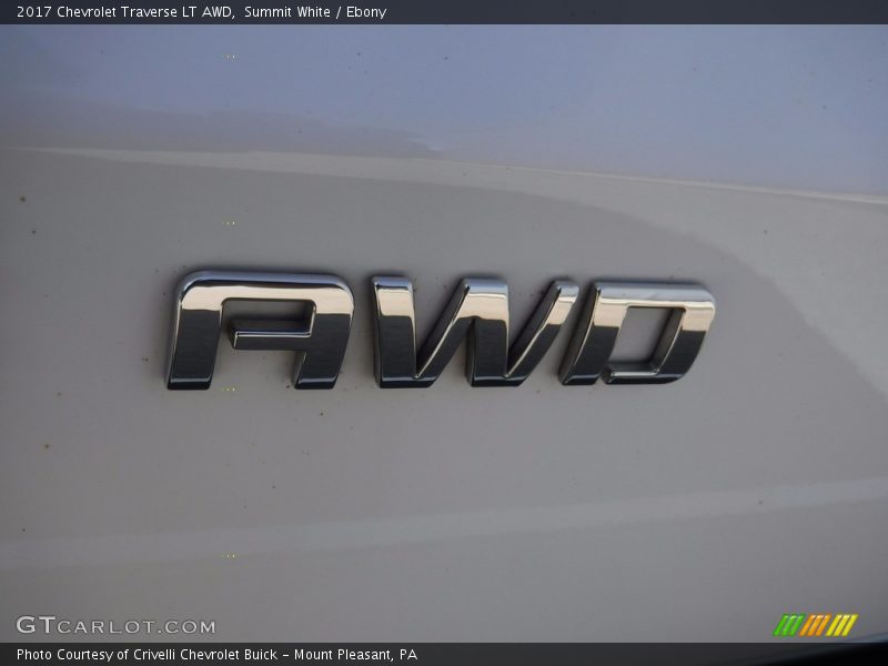 Summit White / Ebony 2017 Chevrolet Traverse LT AWD