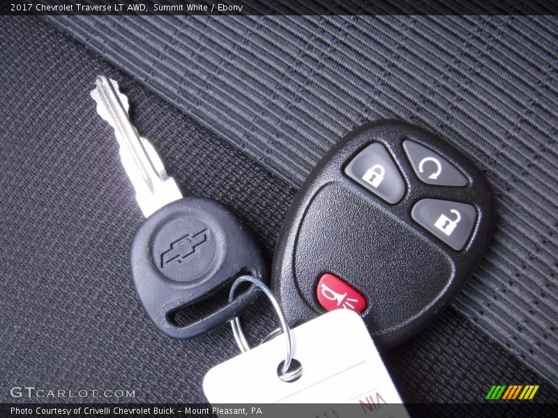 Summit White / Ebony 2017 Chevrolet Traverse LT AWD
