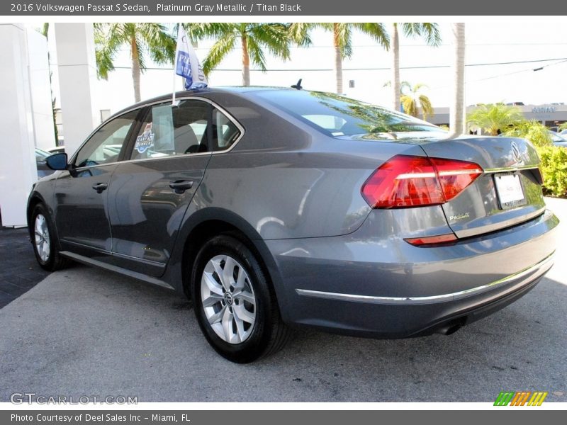 Platinum Gray Metallic / Titan Black 2016 Volkswagen Passat S Sedan