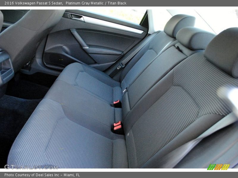 Platinum Gray Metallic / Titan Black 2016 Volkswagen Passat S Sedan