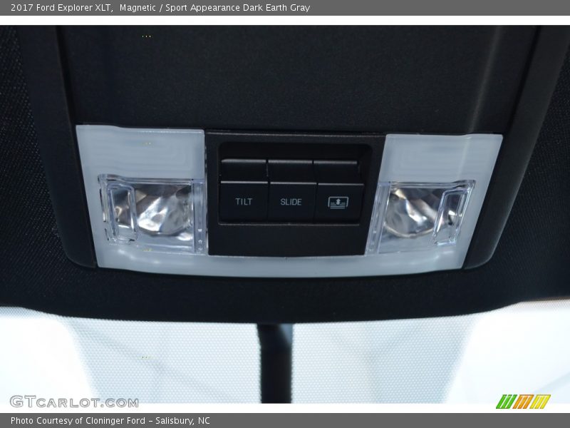 Magnetic / Sport Appearance Dark Earth Gray 2017 Ford Explorer XLT