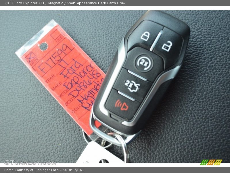 Magnetic / Sport Appearance Dark Earth Gray 2017 Ford Explorer XLT