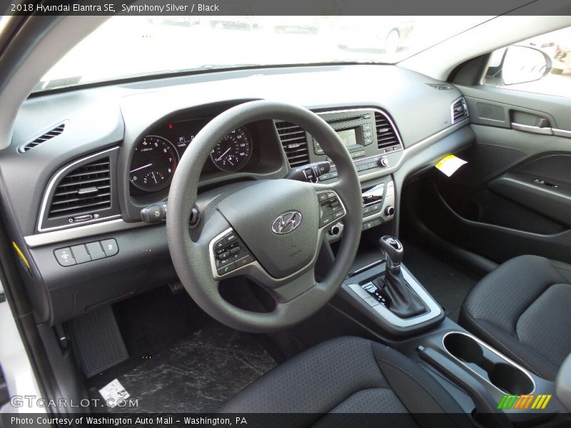Symphony Silver / Black 2018 Hyundai Elantra SE