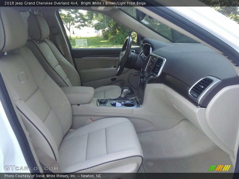 Bright White / Brown/Light Frost Beige 2018 Jeep Grand Cherokee Overland 4x4