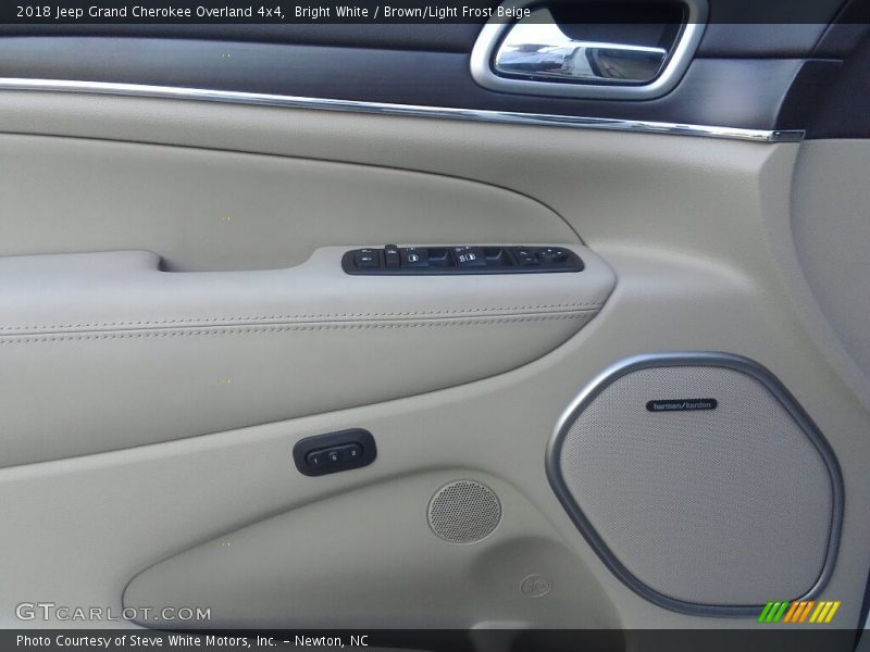 Bright White / Brown/Light Frost Beige 2018 Jeep Grand Cherokee Overland 4x4