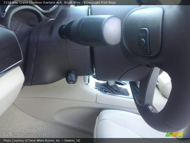 Bright White / Brown/Light Frost Beige 2018 Jeep Grand Cherokee Overland 4x4