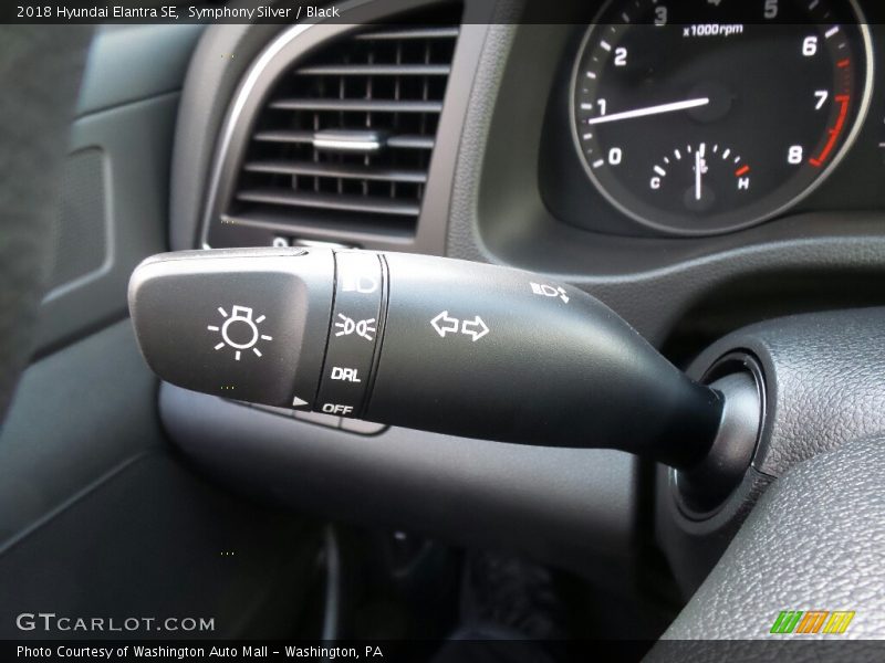 Symphony Silver / Black 2018 Hyundai Elantra SE