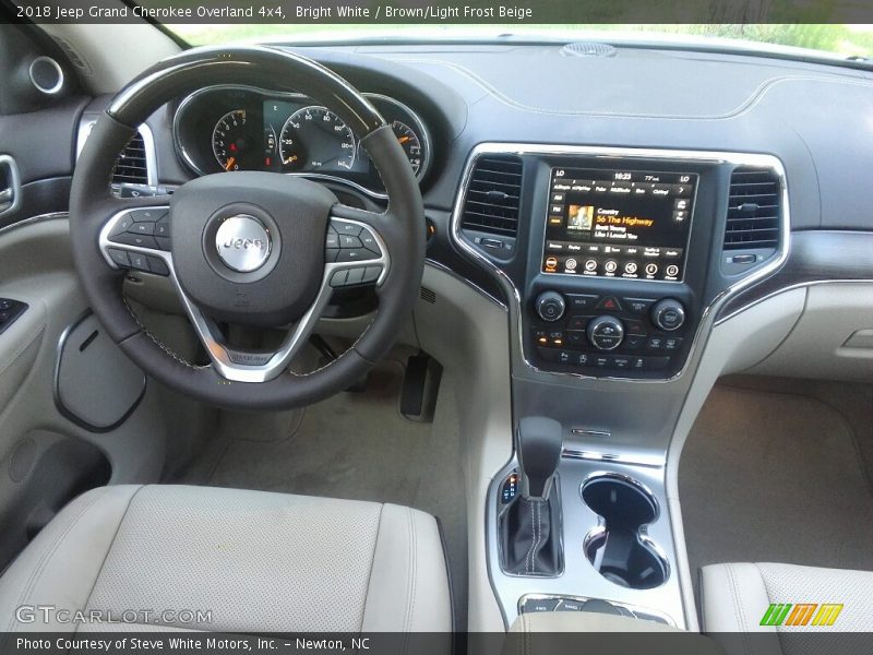 Bright White / Brown/Light Frost Beige 2018 Jeep Grand Cherokee Overland 4x4