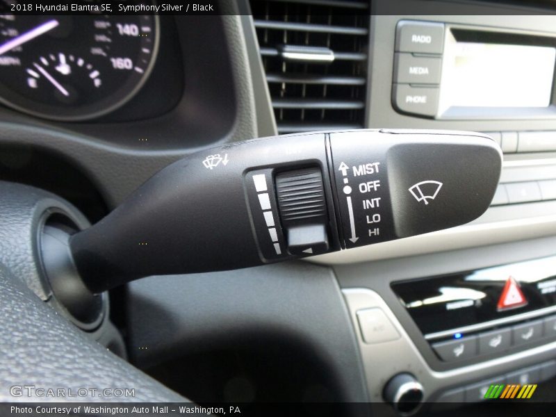 Symphony Silver / Black 2018 Hyundai Elantra SE
