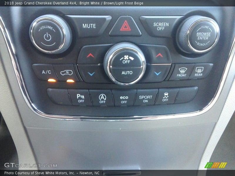Bright White / Brown/Light Frost Beige 2018 Jeep Grand Cherokee Overland 4x4