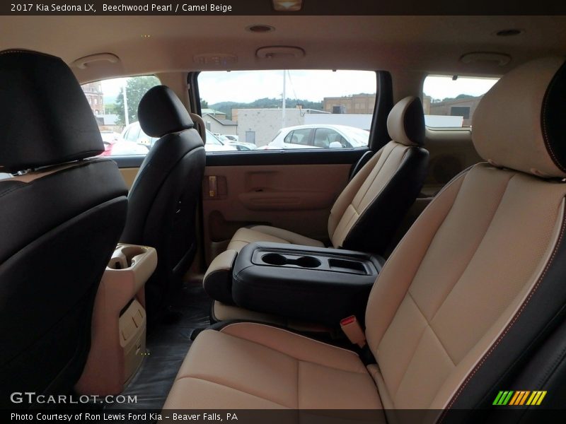 Beechwood Pearl / Camel Beige 2017 Kia Sedona LX
