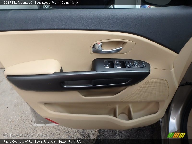 Beechwood Pearl / Camel Beige 2017 Kia Sedona LX
